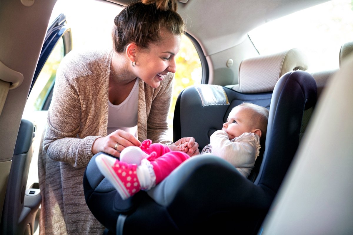 How to Tell if Your Baby’s Head is Properly Positioned in the Car Seat ...