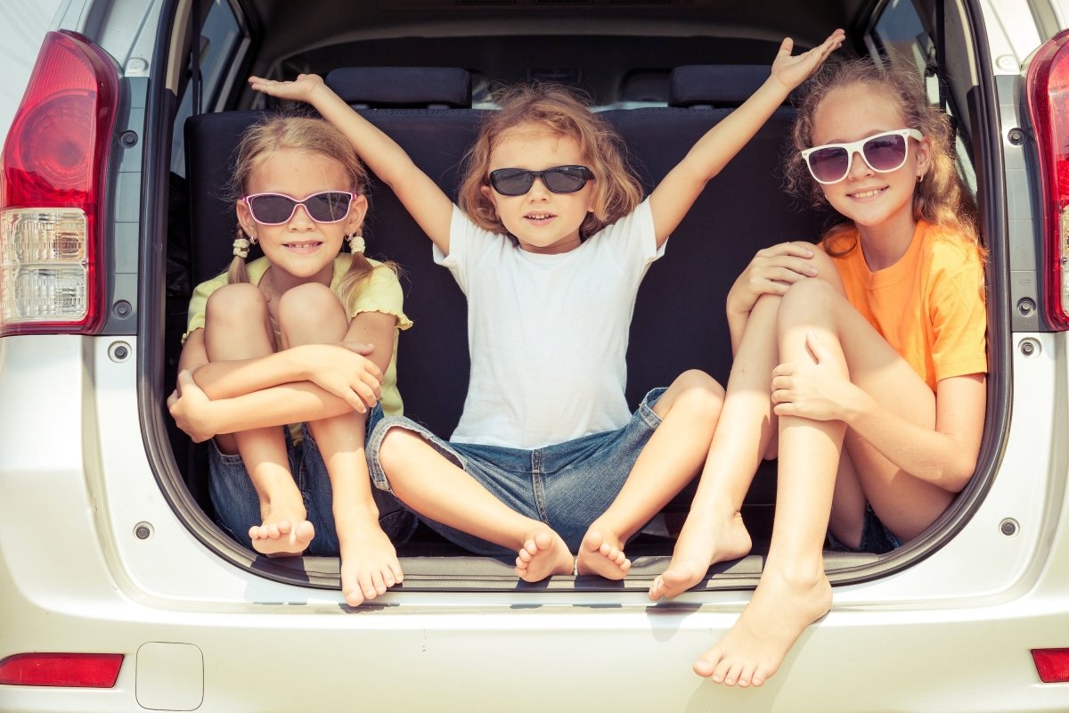 How to Keep Multiple Children Happy When Traveling in the Car - The California Beach Co.