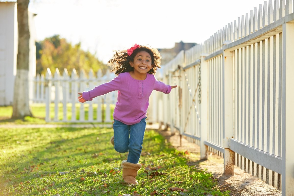 How to keep young children safe when playing outside - The California Beach Co.