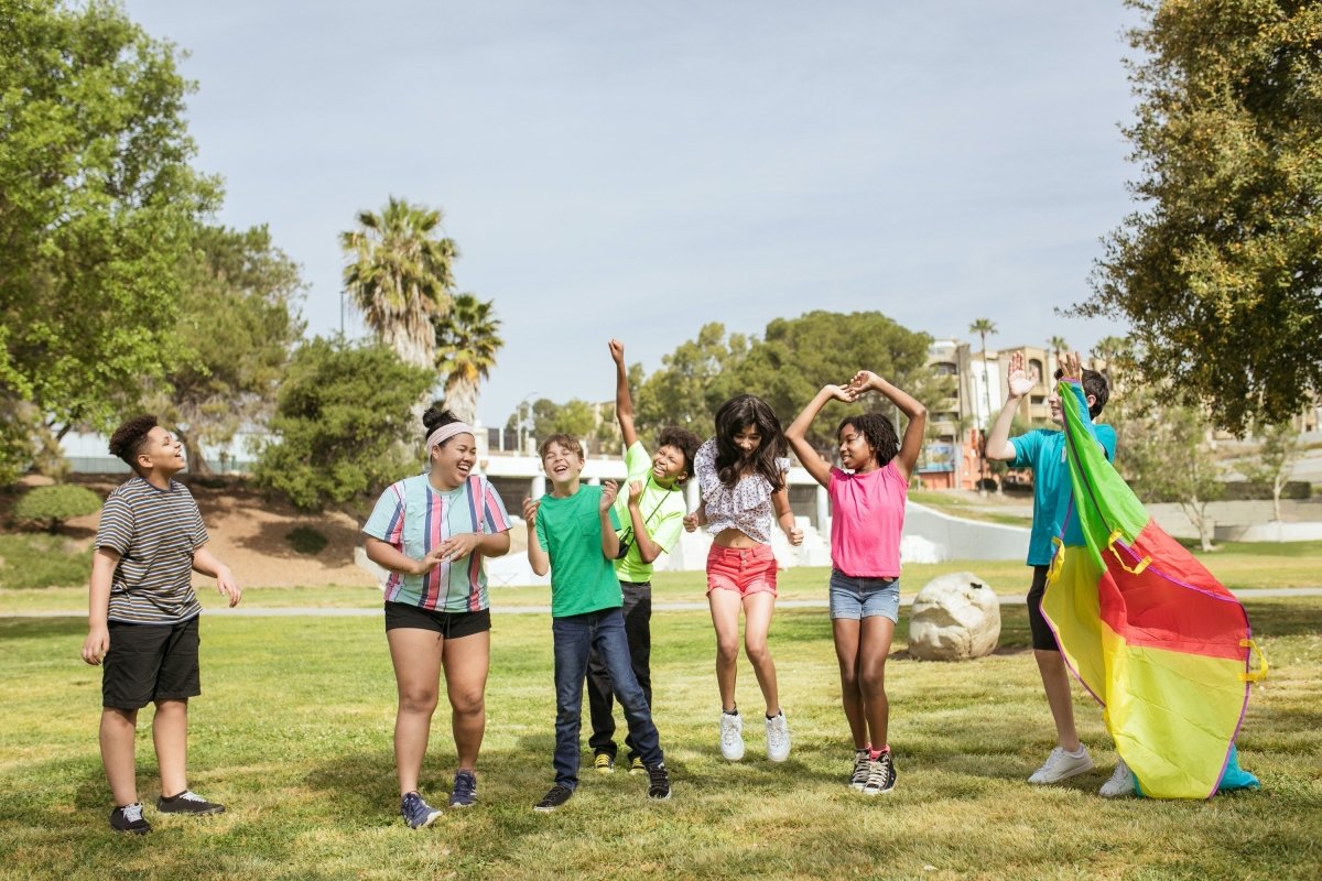How to Build a Community While Raising Children - The California Beach Co.