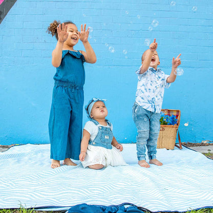 x California Voyager Blanket - Whimsical Waves - The California Beach Co.